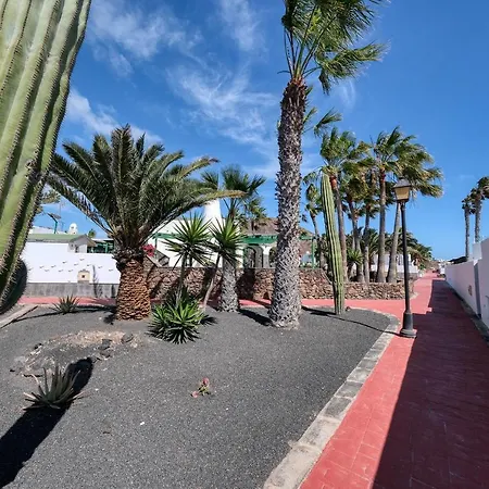 Apartamento El Geranio Shared Pool And Fast Wifi Playa Blanca (Lanzarote)